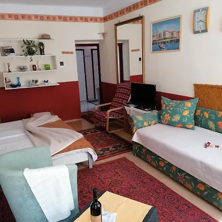 Roza Vendegszoba Homestay Keszthely